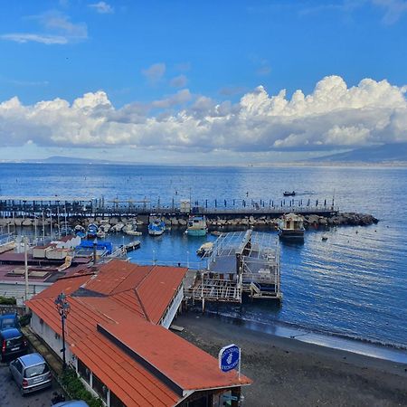 Il Borgo Antico Sorrento Sea View Apartment Luaran gambar