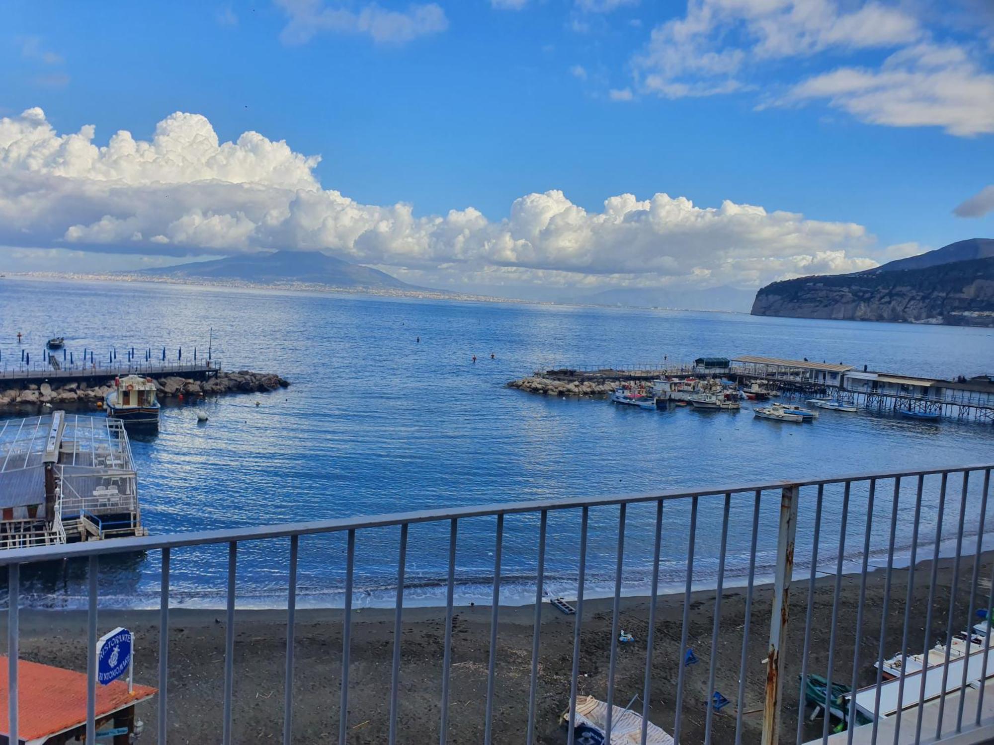 Il Borgo Antico Sorrento Sea View Apartment Luaran gambar