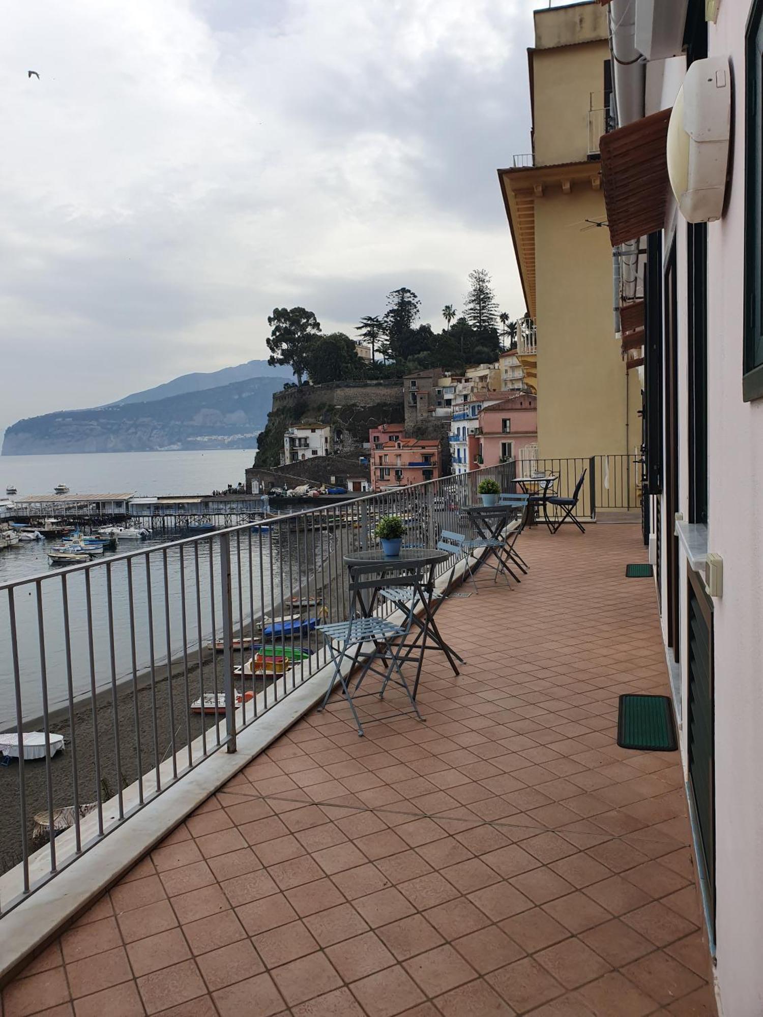 Il Borgo Antico Sorrento Sea View Apartment Luaran gambar