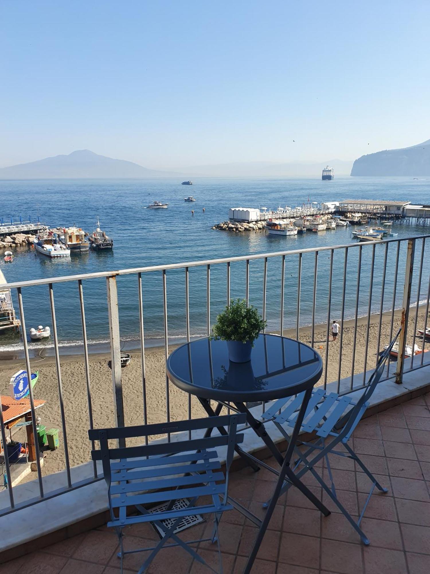 Il Borgo Antico Sorrento Sea View Apartment Luaran gambar