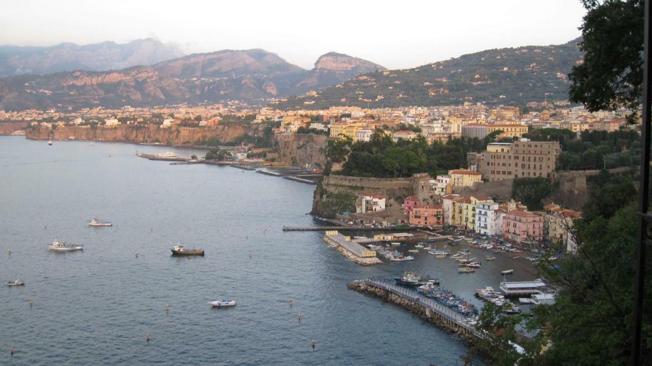 Il Borgo Antico Sorrento Sea View Apartment Luaran gambar